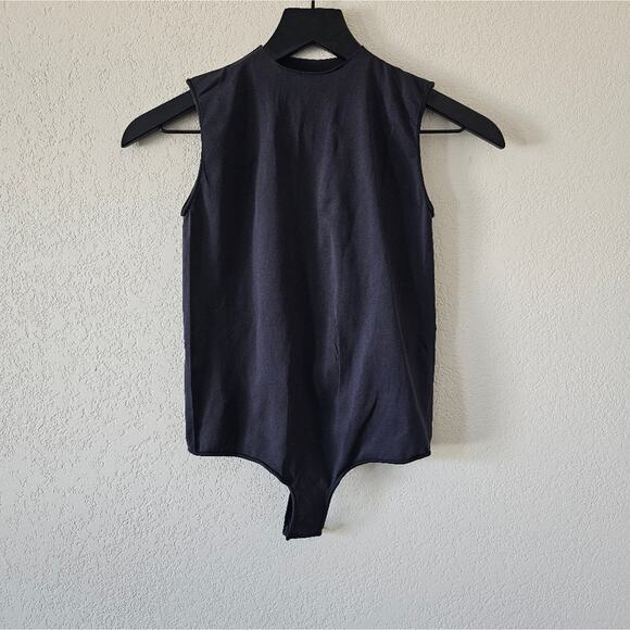NWOT Skims Essential Crew Neck Sleeveless Bodysuit in Onyx - Picture 3 of 6